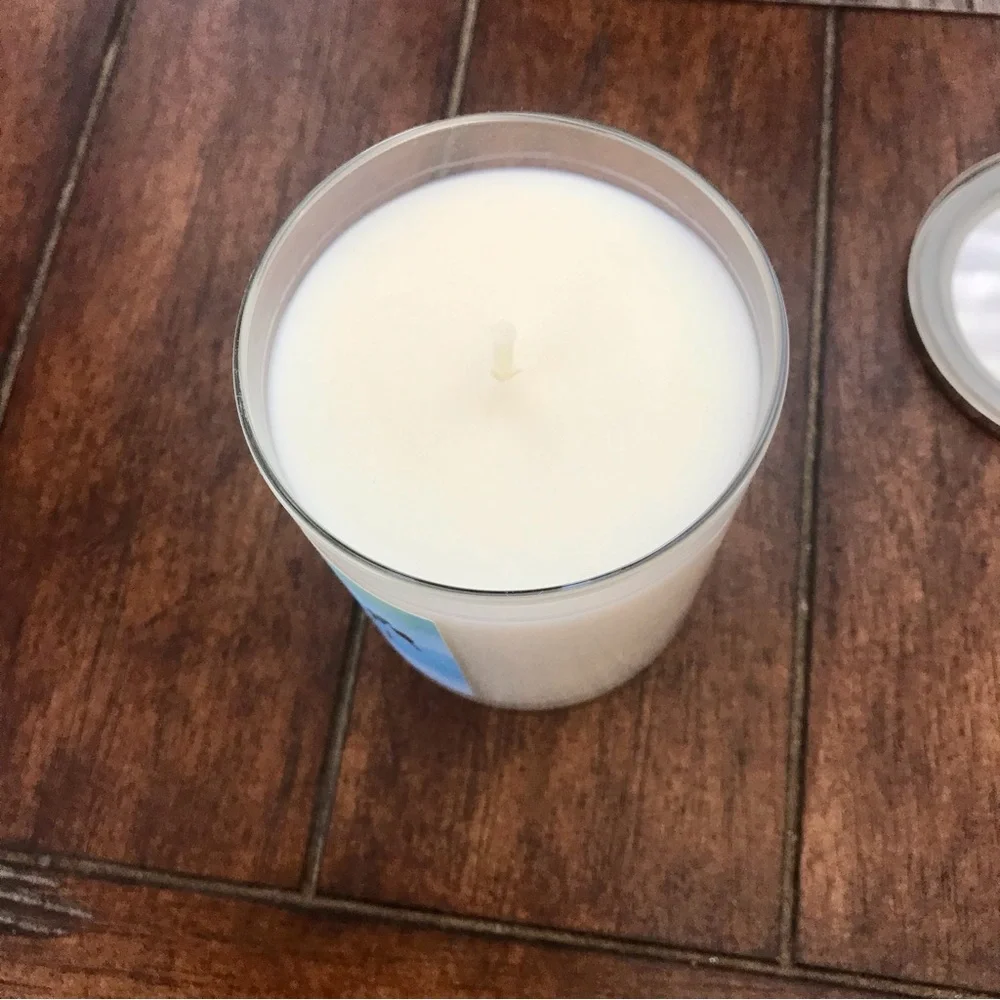 🆕30+ Hrs Here’s to You Butterfly Single Wick Candle - Picture 3 of 3